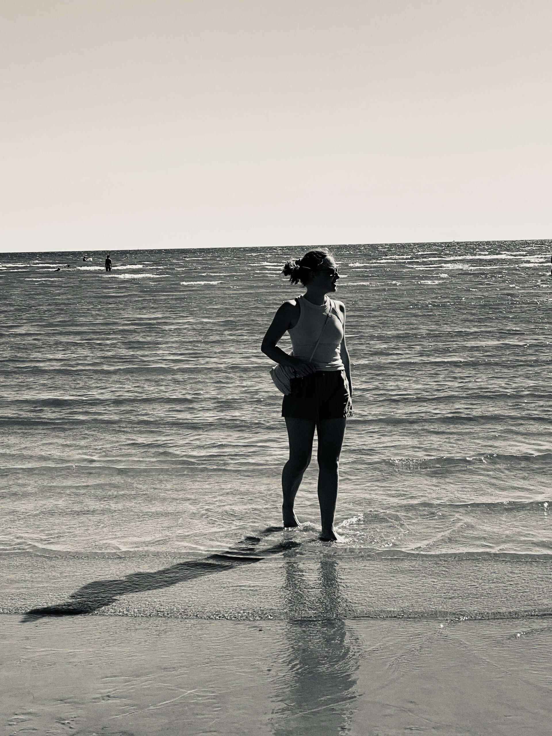 Photo de la graphiste à la mer.